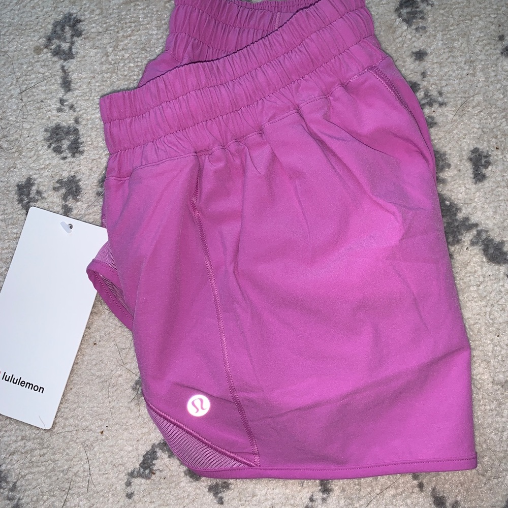 Lululemon Hotty Hot Shorts 2.5”